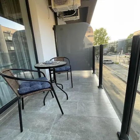 Garsoniera La Mare Апартаменты Сатурн